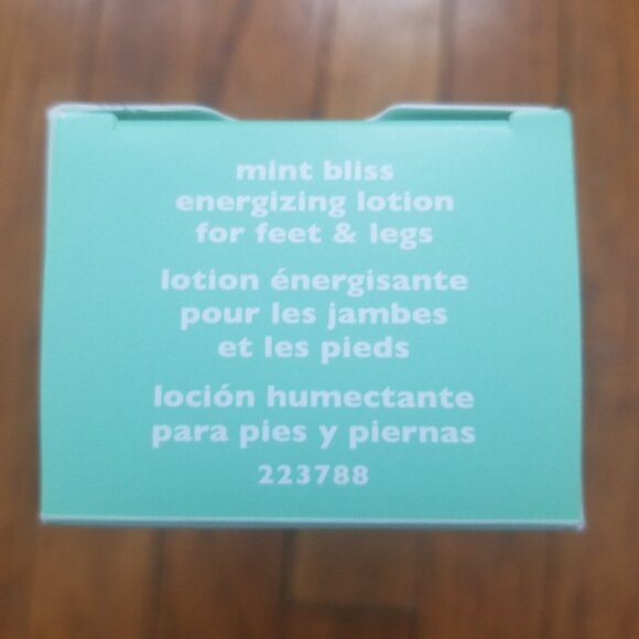 Mary Kay Mint Bliss Energizing Lotion NWTO - Picture 4 of 4